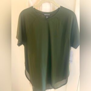 Athleta M Ultimate Craft Tee olive green